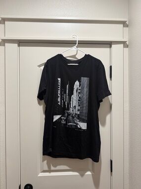 Banana Republic Black Graphic Cityscape Short Sleeve Tee